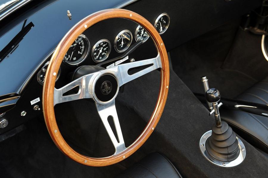  Shelby Cobra 289 FIA 2012 года  (фото 14 из 35)